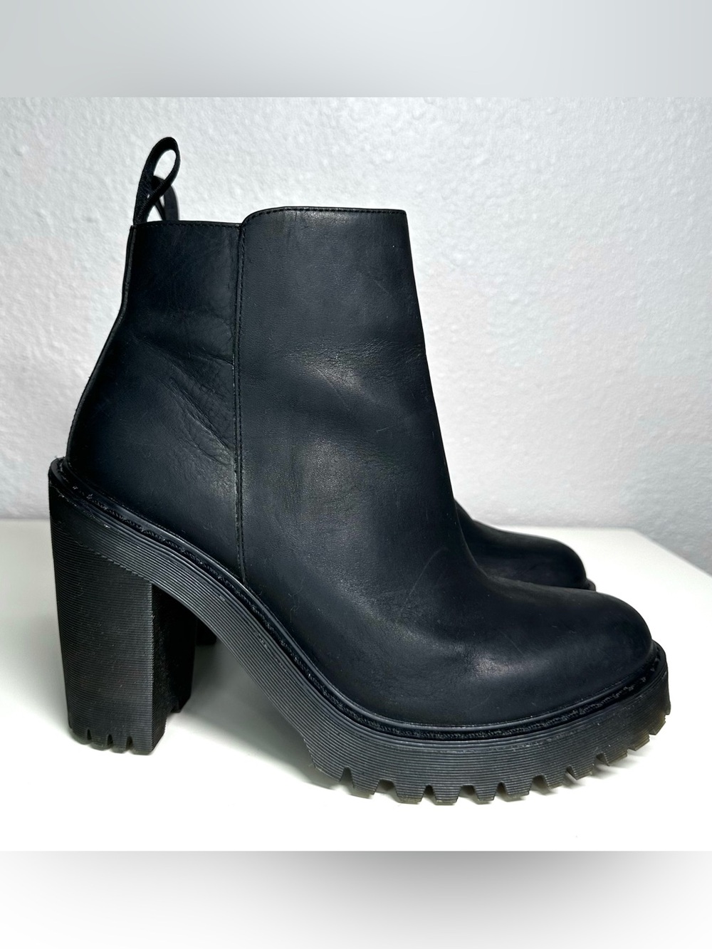 Dr. Martens Magdalena Chunky Wednesday Wyoming Leather Heeled Boot Size 9